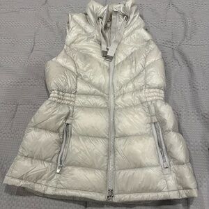 Athleta grey/cream puffer vest